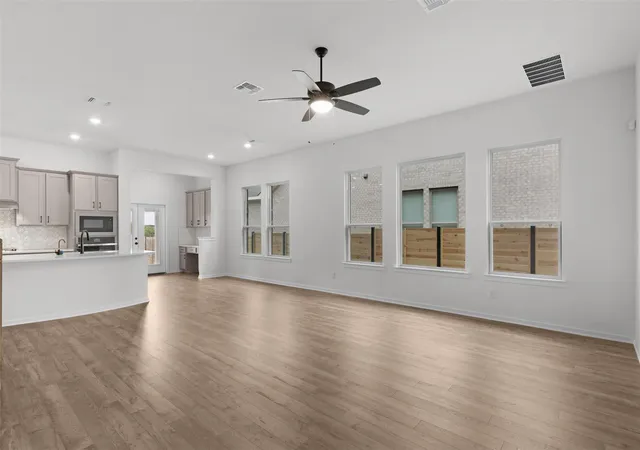 Photo 4 of Single family home for sale at 405 Raleigh Dr, Georgetown, TX 78633 | MLS# 1037506 | Listing updated on 2026-10-27
