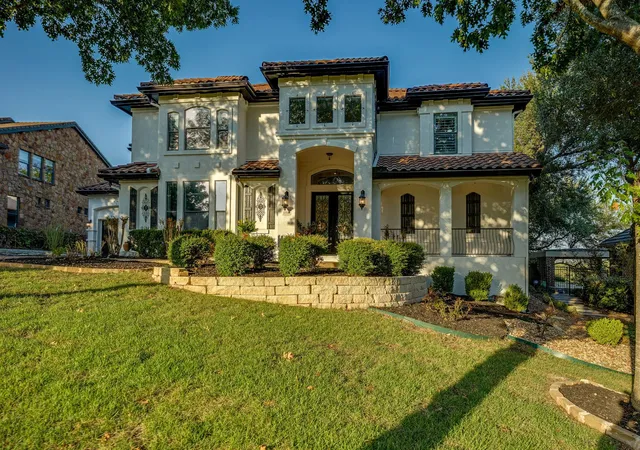 Photo 3 of Sale Pending at 11516 Eagles Glen Dr, Austin, TX 78732 | MLS# 2483176 | Listing updated on 2026-06-02
