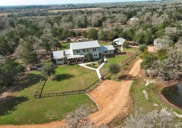 Photo 3 of House for sale at 418 Vyvjala Rd, Smithville, TX 78957 | MLS# 8676510 | Listing updated on 2026-08-18