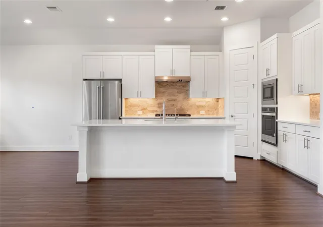 5th image of 819 Great Lawn Bnd, Liberty Hill, TX 78642 | MLS# 4200640