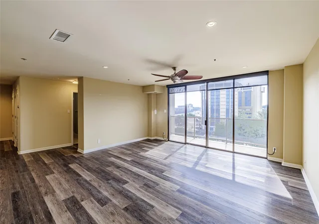 Photo 4 of Condo for sale at 40 N Interstate 35 #6D3, Austin, TX 78701 | MLS# 5653121 | Listing updated on 2026-09-12