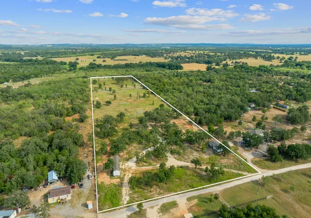 3rd image of 1385 Pettytown Rd, Dale, TX 78616 | MLS# 9138473