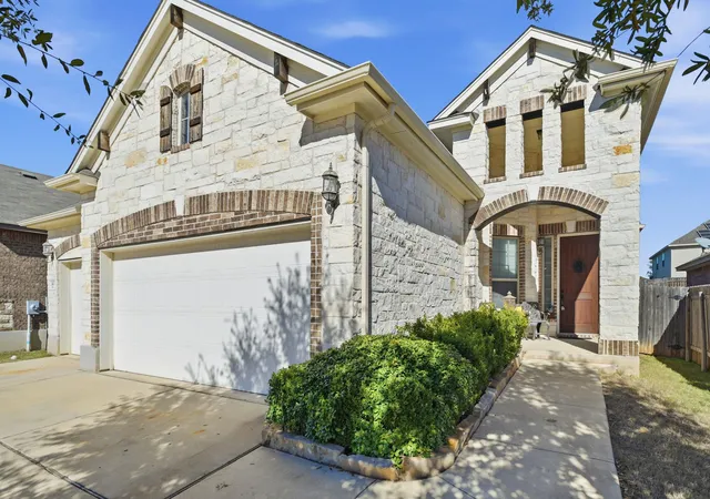 3rd image of 310 Durata Dr, San Marcos, TX 78666 | MLS# 8675251