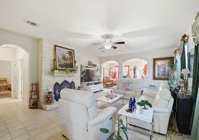 4th image of 310 Durata Dr, San Marcos, TX 78666 | MLS# 8675251