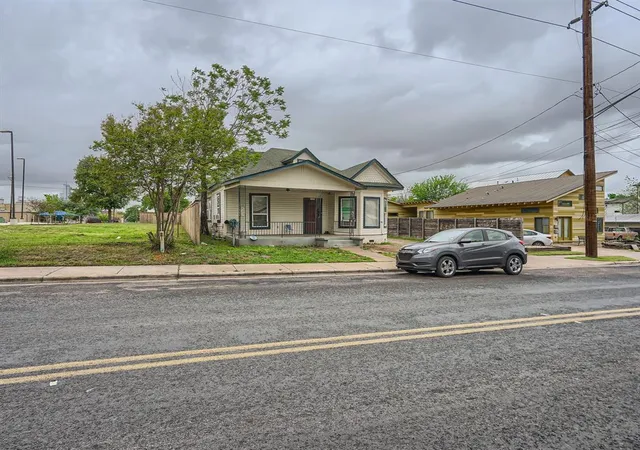 Photo 3 of Land for sale at 1122 Chicon St, Austin, TX 78702 | MLS# 4285874 | Listing updated on 2026-03-16