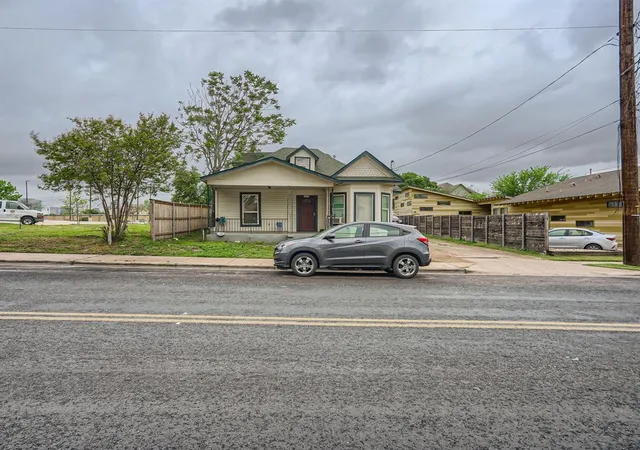 Photo 4 of Land for sale at 1122 Chicon St, Austin, TX 78702 | MLS# 4285874 | Listing updated on 2026-03-16