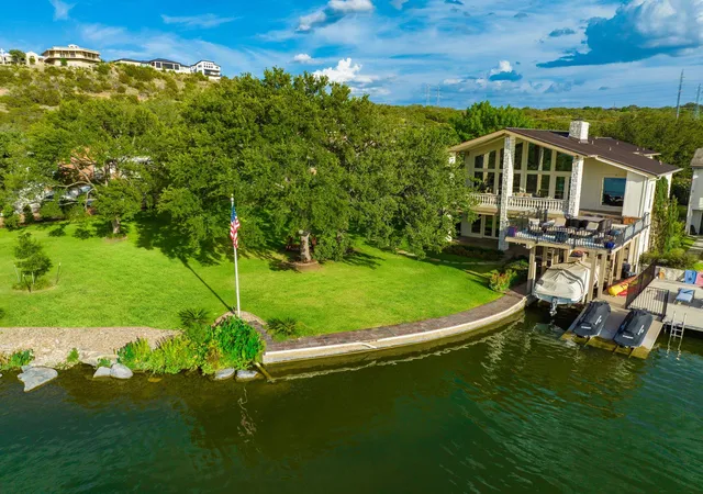 3rd image of 106 Bunny Run Ln, Horseshoe Bay, TX 78657 | MLS# 9311236
