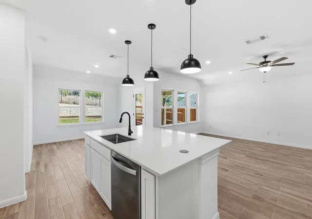 Photo 2 of Single family home for sale at 7005 Cliff Rose Dr, Spicewood, TX 78669 | MLS# 1852427 | Listing updated on 2026-10-07