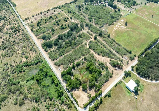 5th image of 1665 Witter Rd, Lockhart, TX 78644 | MLS# 1487537