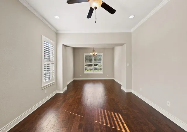 Listing Photo 4 - Condo for sale in building located at 404 Amiata Ave, Lakeway, TX 78734 - Unit #34