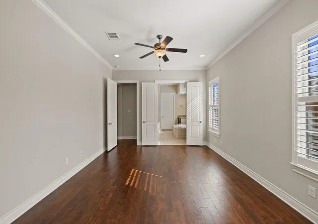 Listing Photo 5 - Condo for sale in building located at 404 Amiata Ave, Lakeway, TX 78734 - Unit #34