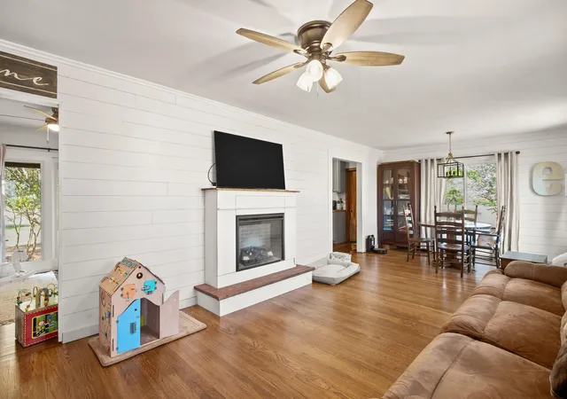 Photo 1 of Single family home for sale at 1099 Private Rd 1061, Paige, TX 78659 | MLS# 5196915 | Listing updated on 2026-09-19