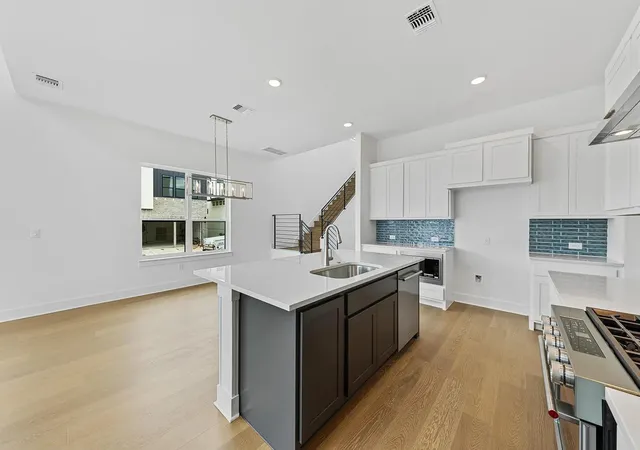 3rd image of 112 Pennybacker Ln, Austin, TX 78738 | MLS# 2863340