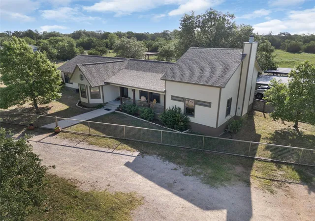 Photo 3 of Single family home for sale at 407 Windmill Rd, Burnet, TX 78611 | MLS# 2002391 | Listing updated on 2026-08-27