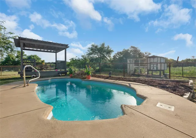 Photo 4 of Single family home for sale at 407 Windmill Rd, Burnet, TX 78611 | MLS# 2002391 | Listing updated on 2026-08-27