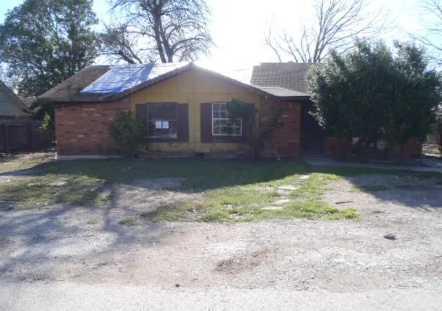 Photo 1 of Sale Pending at 652 Fir Ln, Lockhart, TX 78644 | MLS# 5694445 | Listing updated on 2026-09-13
