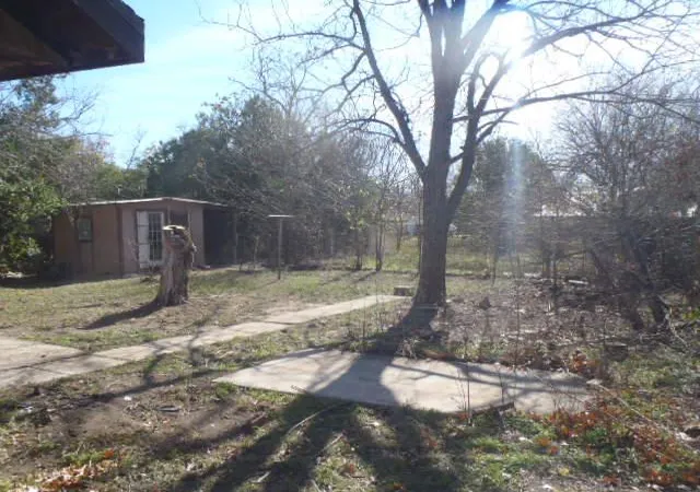 Photo 3 of Sale Pending at 652 Fir Ln, Lockhart, TX 78644 | MLS# 5694445 | Listing updated on 2026-09-13