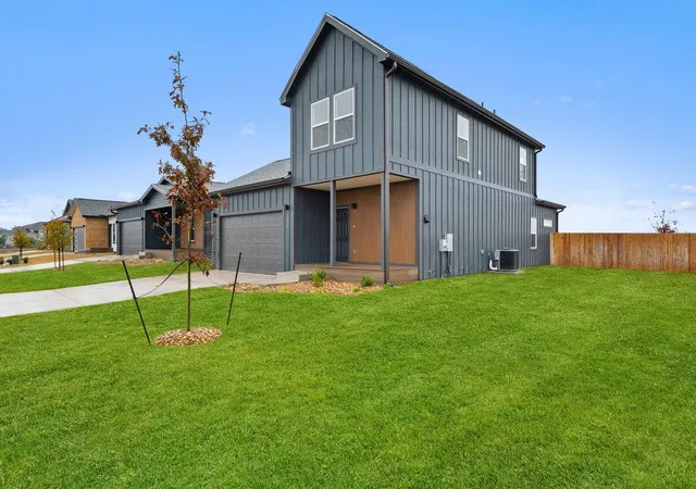 Photo 2 of Single family home for sale at 2025 Applewood Dr, Lockhart, TX 78644 | MLS# 8234714 | Listing updated on 2026-10-08