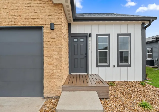Photo 3 of Single family home for sale at 2029 Applewood Dr, Lockhart, TX 78644 | MLS# 4578111 | Listing updated on 2026-10-08