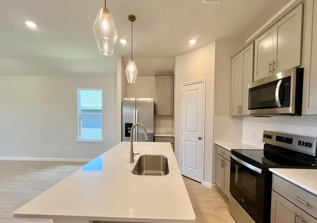 3rd image of 212 Rock Springs Dr, Marble Falls, TX 78654 | MLS# 2047904