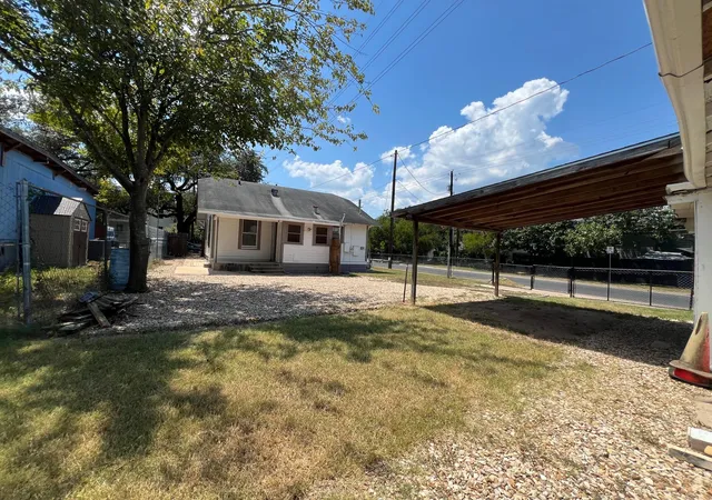 2nd image of 916 W Live Oak St W, Austin, TX 78704 | MLS# 3305802