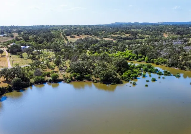 3rd image of 348 Chimney Cove Dr, Marble Falls, TX 78654 | MLS# 1808124