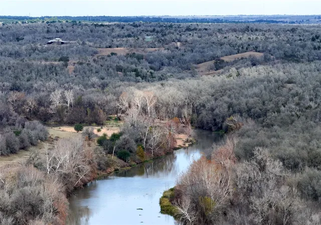 Photo 3 of House for sale at 256 Greasy Bnd Rd, Smithville, TX 78957 | MLS# 8003251 | Listing updated on 2026-08-14