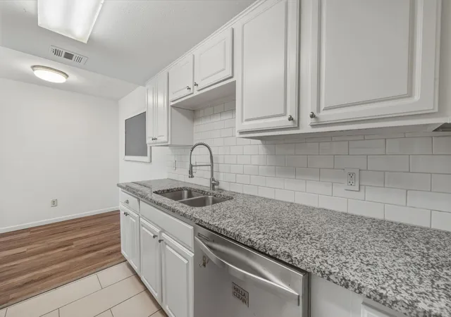Listing Photo 5 - Condo for sale in building located at 2124 Burton Dr, Austin, TX 78741 - Unit #125