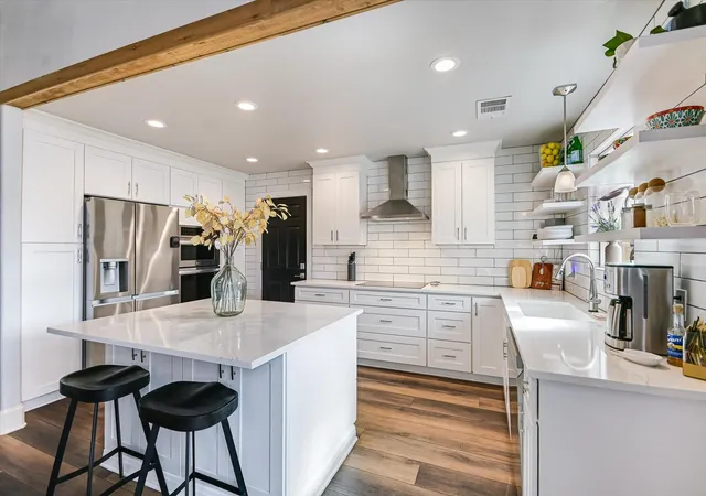 Photo 2 of Single family home for sale at 18516 Champions Cir, Lago Vista, TX 78645 | MLS# 6721559 | Listing updated on 2026-09-22