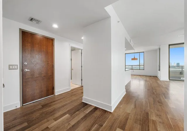 2nd image of 300 Bowie St #2701, Austin, TX 78703 | MLS# 7674881