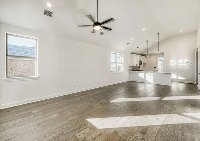3rd image of 454 Burlington Dr, Buda, TX 78610 | MLS# 3266175