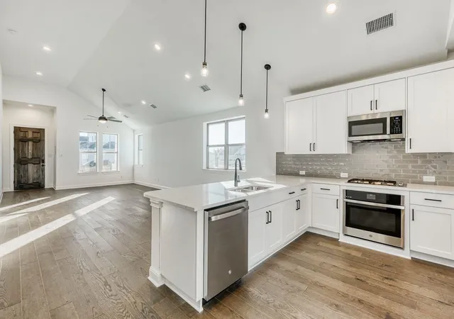 4th image of 454 Burlington Dr, Buda, TX 78610 | MLS# 3266175