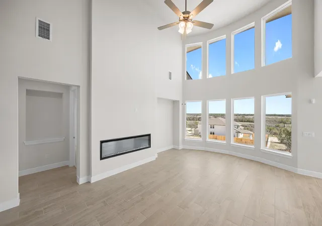 Photo 4 of Single family home for sale at 404 Sheepdog Dr, Liberty Hill, TX 78642 | MLS# 5474601 | Listing updated on 2026-10-28