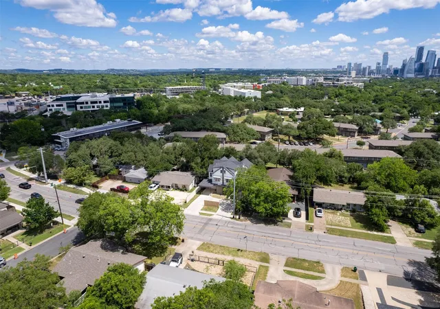 3rd image of 1208 W Oltorf St, Austin, TX 78704