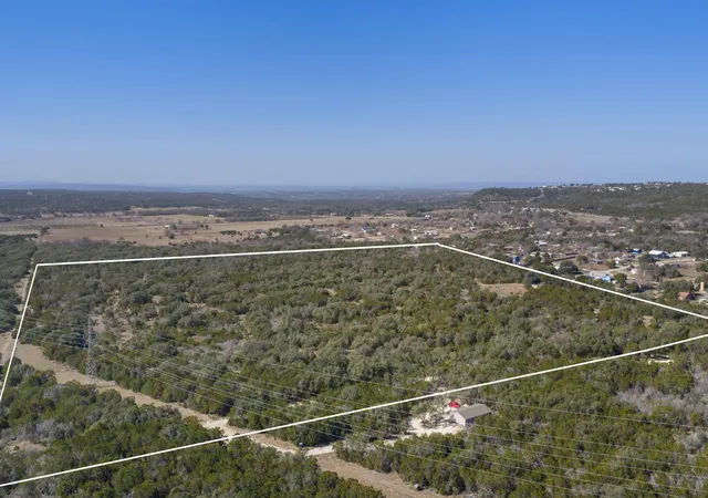 Photo 4 of House for sale at 401 Hilltop Dr, Burnet, TX 78611 | MLS# 5844943 | Listing updated on 2026-10-06