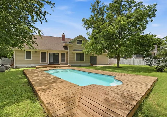 2nd image of 206 N Fm 1660, Hutto, TX 78634 | MLS# 8933246