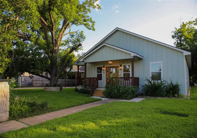 Homes for sale in Georgetown, TX | 2102 S Church St, Georgetown, TX 78626 | MLS# 4908080