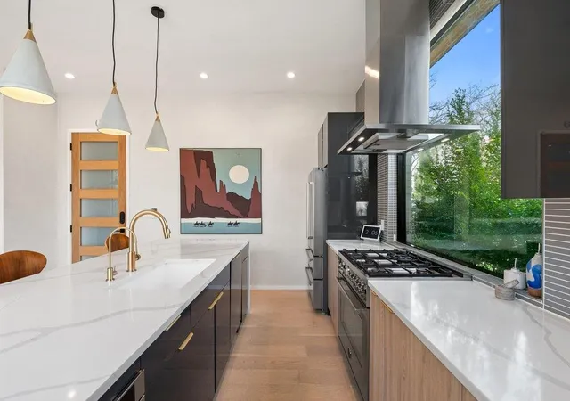 4th image of 4717 Mount Vernon Dr, Austin, TX 78745