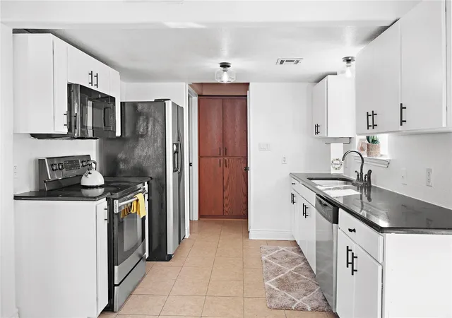 Photo 3 of Single family home for sale at 3300 Lake Inks Ave, Killeen, TX 76543 | MLS# 1567359 | Listing updated on 2026-08-21