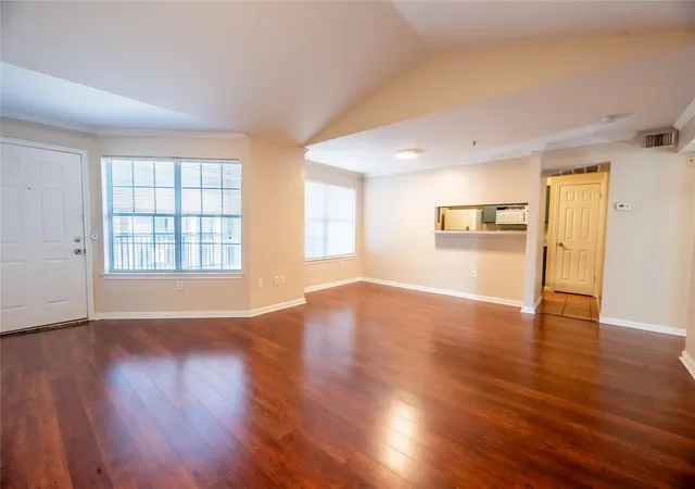 3rd image of 501 W 26Th St #323, Austin, TX 78705 | MLS# 4692409