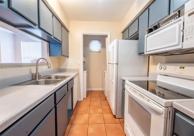 4th image of 501 W 26Th St #323, Austin, TX 78705 | MLS# 4692409