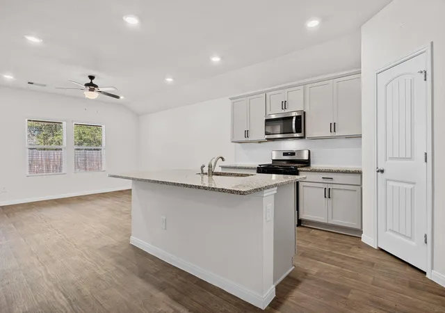 4th image of 1331 Camden Ln, Lockhart, TX 78644 | MLS# 8910399