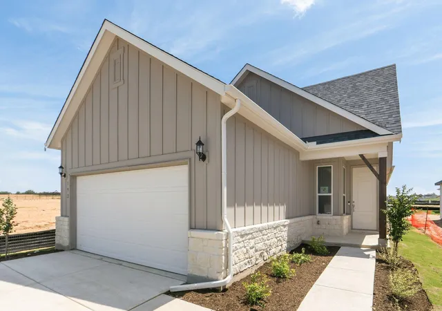 2nd image of 192 Frontera Dr, Bastrop, TX 78602 | MLS# 4083710