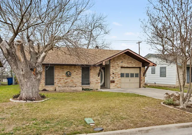 3rd image of 8516 Woodstone Dr, Austin, TX 78757 | MLS# 6621388