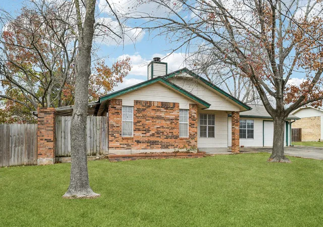 Photo 1 of Single family home for sale at 102 Stubblefield Dr, Elgin, TX 78621 | MLS# 4706602 | Listing updated on 2026-10-07
