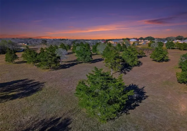 2nd image of 1123 Dunn St, Yoakum, TX 77995 | MLS# 5937499