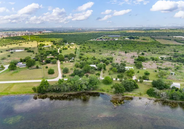 2nd image of 907 Horace Howard Dr, San Marcos, TX 78666 | MLS# 6154024