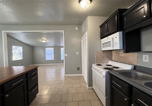 1st image of 804 Evergreen Dr, Killeen, TX 76541 | MLS# 4995942
