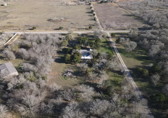 5th image of 221 Lower Elgin Rd, Elgin, TX 78621 | MLS# 1733183