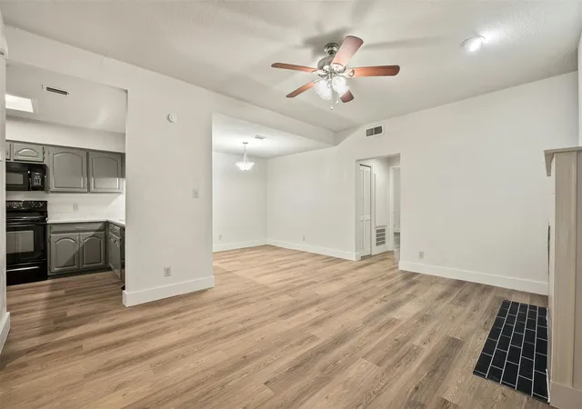 4th image of 1910 Robbins Pl, Austin, TX 78705